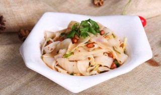 家常凉皮的做法 家常凉皮的做法视频