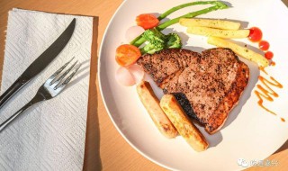 自己做牛排需要什么材料（自己做牛排需要什么材料好吃）