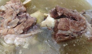 大骨汤怎么做好吃（煮猪大骨汤怎么做好吃）