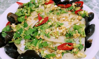 凉拌木耳藕片的做法(正宗凉拌藕片木耳的做法)