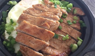 焦糖洋葱烤猪排怎么做 焦糖洋葱做法