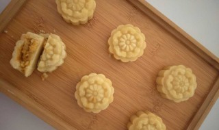 蛋黄肉松绿豆糕怎么做（蛋黄肉松蛋糕）