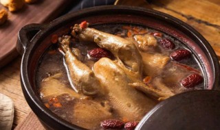 焖枣菇鸡怎么做(香菇红枣焖鸡做法)