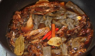 仔鸭魔芋火锅怎么做 仔鸭魔芋火锅怎么做的