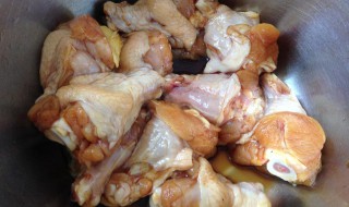 鸡翅根烩杂素怎么做（鸡翅根烩杂素怎么做才好吃）