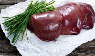 黑木耳滚猪肝煲怎么做 黑木耳炖猪肝