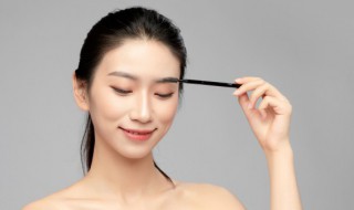 夏季防脱妆的方法 防脱妆小技巧