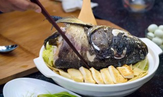 砂锅鱼头火锅怎么做（砂锅鱼头火锅怎么做好吃）