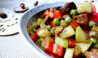 毛豆炒瓜丁怎么做（毛豆炒瓜丁怎么做才好吃）