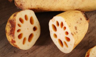 莲藕煲田鸡怎么做（莲藕煲田鸡怎么做好吃）