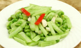 丝瓜烧毛豆米怎么做（怎样烧毛豆炒丝瓜）