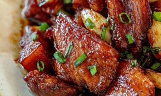 焖肉怎么做好吃(土豆焖肉怎么做好吃)