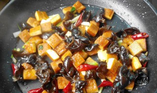 香干炒木耳怎么做 香干炒木耳怎么做才好吃