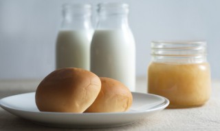 椰浆餐包怎么做（椰汁餐包的做法）