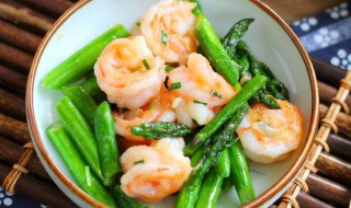 虾球炒双花怎么做（芙蓉炒虾球的做法）