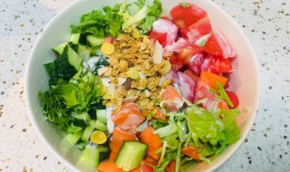 梅子浆拌蔬菜沙拉怎么做 梅子浆拌蔬菜沙拉怎么做的