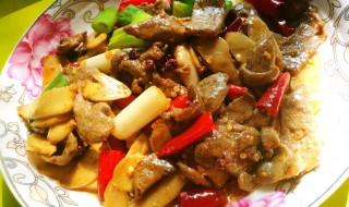 泡椒姜爆鸡怎么做（泡椒姜爆鸡怎么做才好吃）