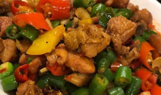 小米椒爆炒小公鸡怎么做（小米椒爆炒小公鸡怎么做才好吃）