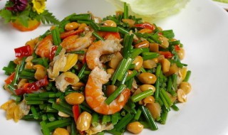 双素炒虾丁怎么做（双素炒虾丁怎么做才好吃）