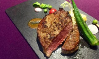 春笋黑椒小牛扒怎么做（黑椒牛扒怎样做）