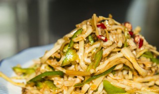 覆菜卤笋丝怎么做（卤笋干怎么做）