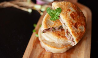 烧饼为什么要半发面 烧饼为什么要半发面才能吃