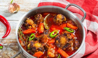 焖泡椒牛尾怎么做（焖泡椒牛尾怎么做好吃）