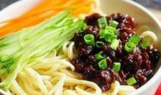 海鲜酱五彩水果炸酱面怎么做（海鲜酱可以做炸酱面吗）