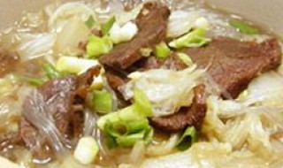 干切牛肉白菜粉丝煲怎么做（牛肉白菜炒粉丝的做法）