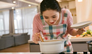 鸡蓉银耳羹怎么做 鸡蓉银耳羹怎么做好吃