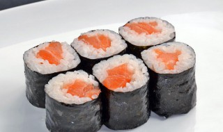 烟熏三文鱼寿司卷怎么做 烟熏三文鱼寿司图片