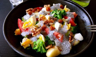 土豆火腿蔬果沙拉怎么做（土豆火腿蔬果沙拉怎么做好吃）