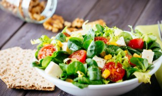 土豆鸡肉生菜沙拉怎么做 土豆鸡肉生菜沙拉怎么做的