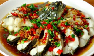 蒜蓉辣椒蒸草鱼怎么做 蒜蓉辣椒蒸草鱼怎么做才好吃
