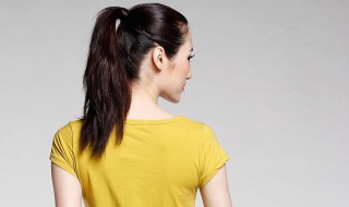 纯黄短袖怎么搭配 纯黄短袖怎么搭配打底衫