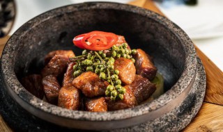 红海参焖红烧肉（红海参焖红烧肉好吃吗）