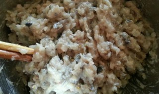 鱼肉馅饺子如何调馅（鱼肉馅饺子如何调馅视频）