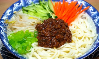 好吃又简单炸酱面做法 炸酱面怎么做又简单又好吃