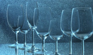 —般情况下使用哪种材质的饮水杯更健康 喝水用什么杯子好