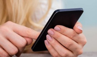 手机电脑的芯片主要是由什么组成（手机电脑的芯片主要是由什么组成的什么物质）