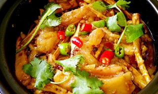 沙锅蹄筋的做法(沙锅蹄筋的做法和配料)