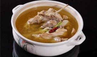 红参炖鸡的做法和功效(红参炖鸡的做法大全)