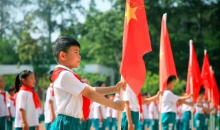 关于红领巾的手抄报 关于红领巾的手抄报怎么画