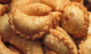 炸油角怎么和面（炸油角怎么和面才软而好吃）