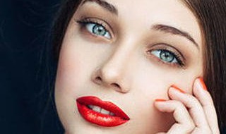 描写外形的句子有哪些摘抄（摘抄一段外貌描写的句子）