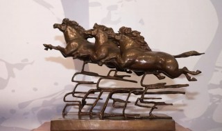 马诗塑造了骏马什么样的形象 马诗中塑造了怎么的骏马