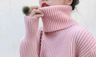 里面粉色针织衫配什么外套（粉色衫配什么颜色外套）