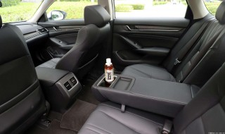 十代雅阁精英版有几个安全气囊（十代雅阁豪华版几个气囊）