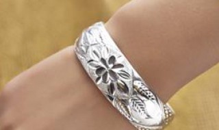 银手镯带哪只手好 银手镯是戴左手好还是戴右手好