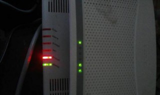 主机上有个小红灯为什么一亮一亮的 主机上有个小红灯为什么一亮一亮的灯